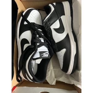 Panda Nike Dunks low sz 6.5/8